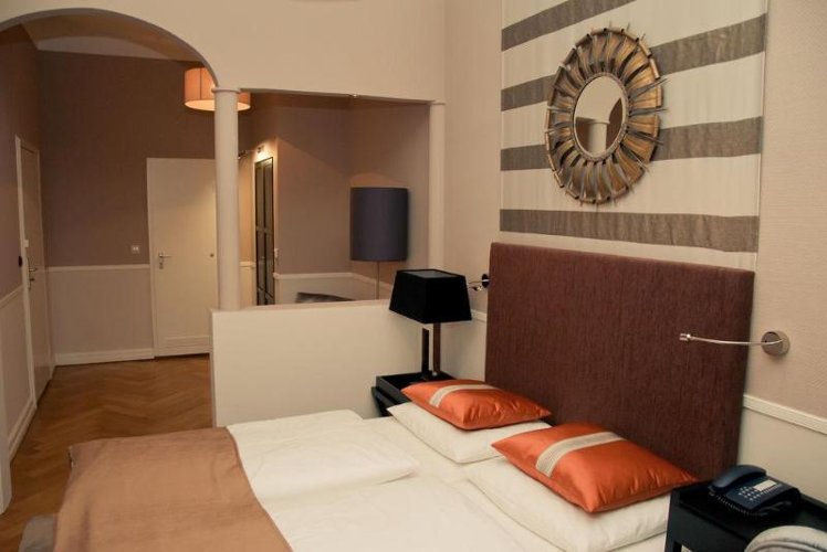 DOUBLE STANDARD Room