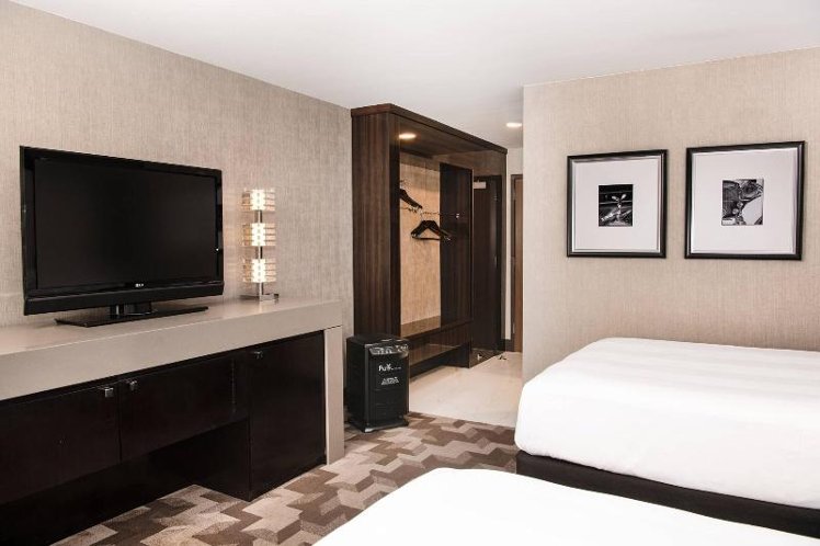 DOUBLE TWO DOUBLE BEDS Room