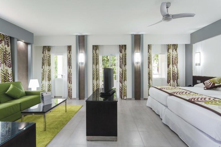 JUNIOR SUITE STANDARD Room