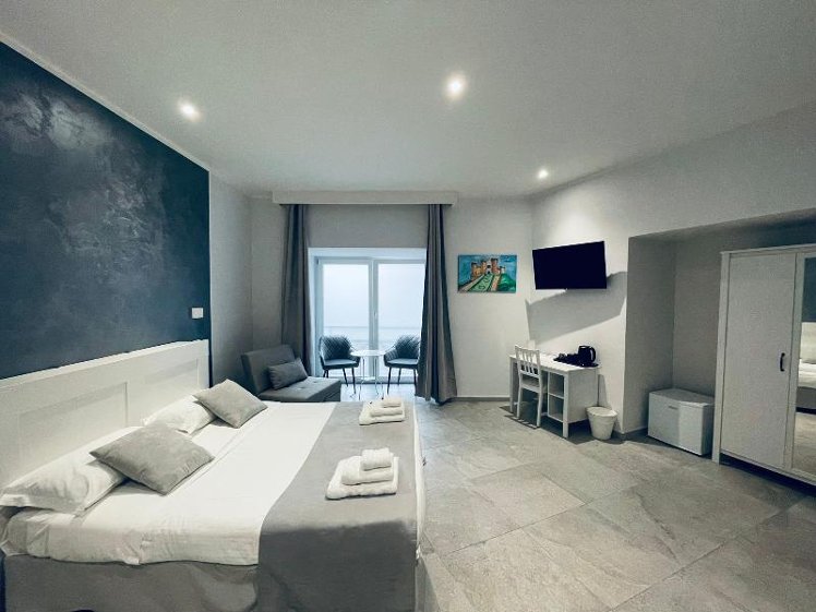 QUADRUPLE STANDARD Room
