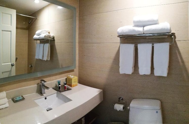 DOUBLE QUEEN SIZE BED Room