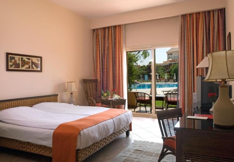 Swiss Inn Pyramids Golf Resort & Swiss Inn Plaza