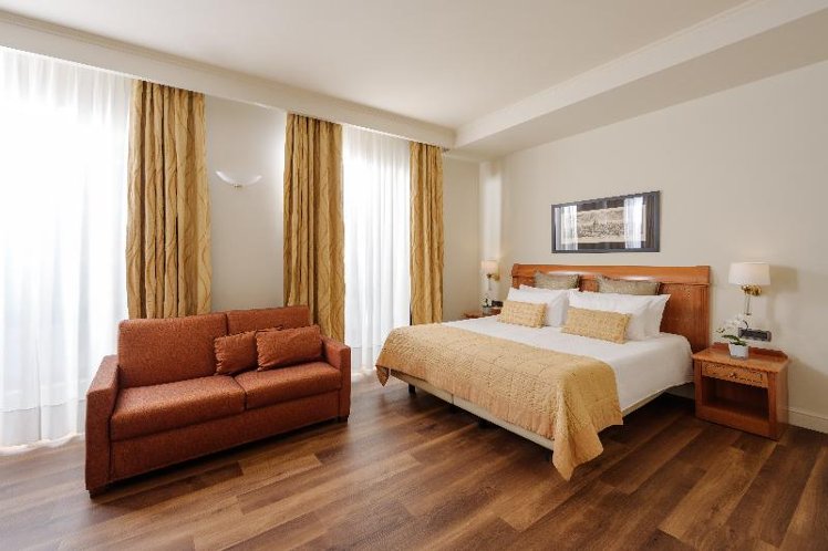 TRIPLE SUPERIOR Room
