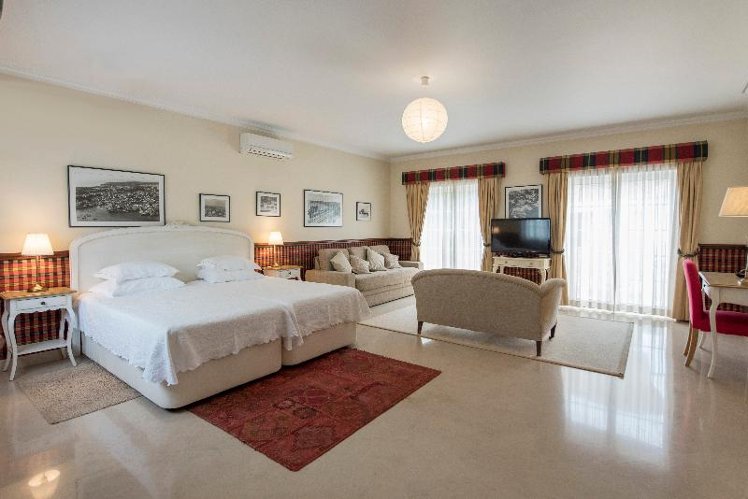 JUNIOR SUITE STANDARD Room