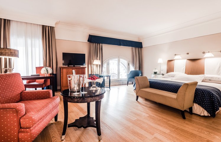 Double or Twin DELUXE Room