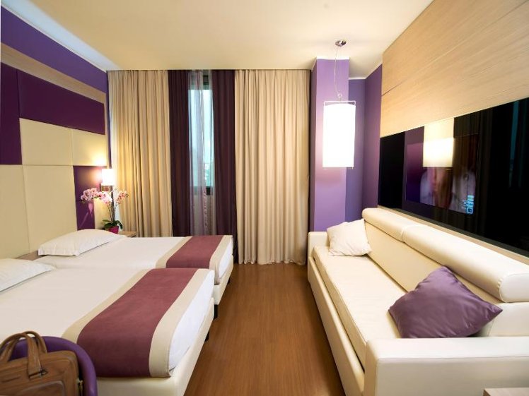 TRIPLE STANDARD Room