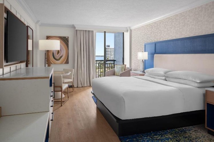 DOUBLE Accessible KING SIZE BED Room