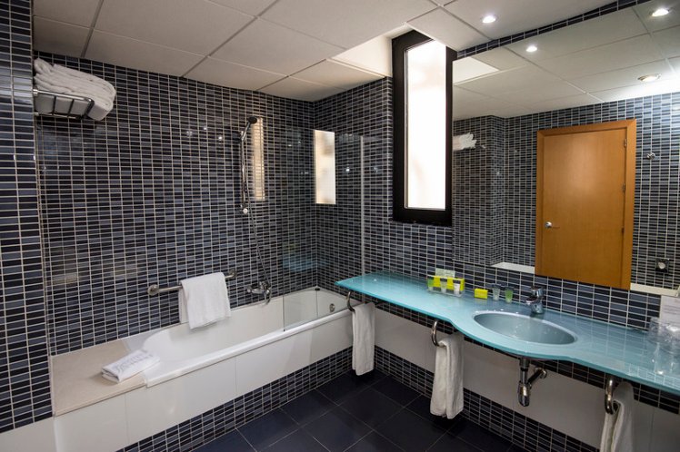 DOUBLE STANDARD Room