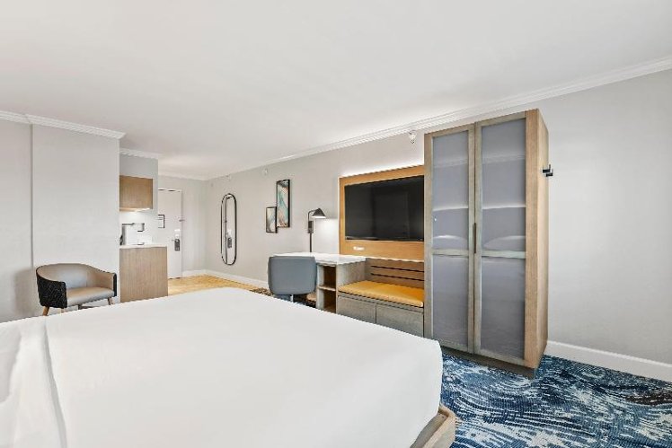 DOUBLE KING SIZE BED Room