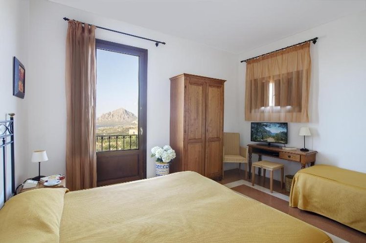 DOUBLE STANDARD Room