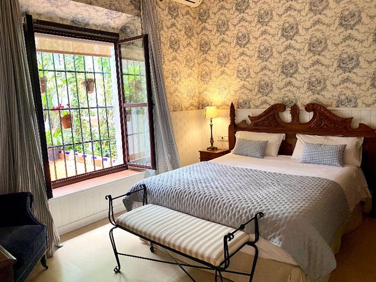 DOUBLE STANDARD Room