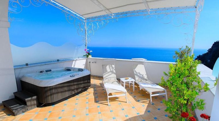 SUITE WITH PRIVATE POOL Room