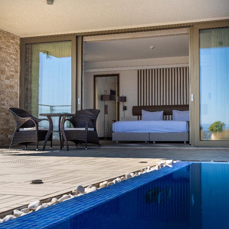 DOUBLE DELUXE SEA VIEW Room