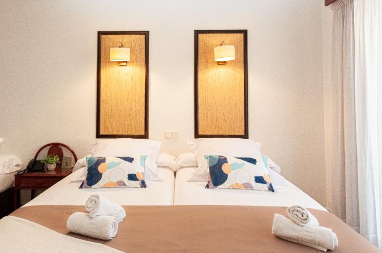 TRIPLE STANDARD Room