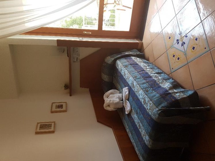 SINGLE STANDARD Room