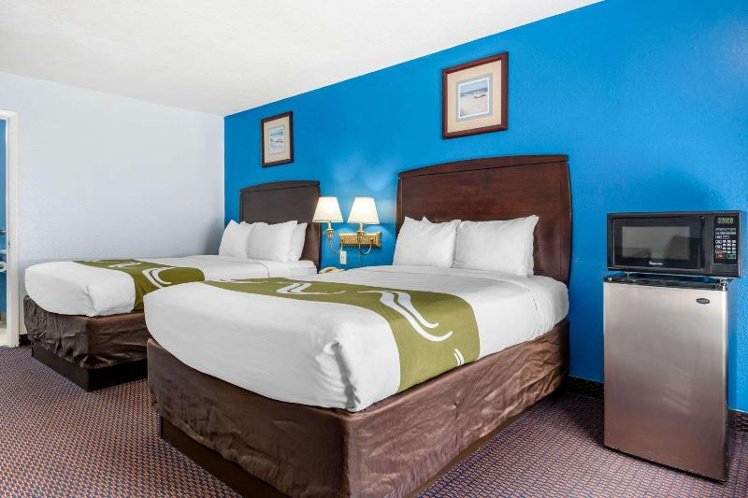 DOUBLE TWO QUEEN BEDS Room