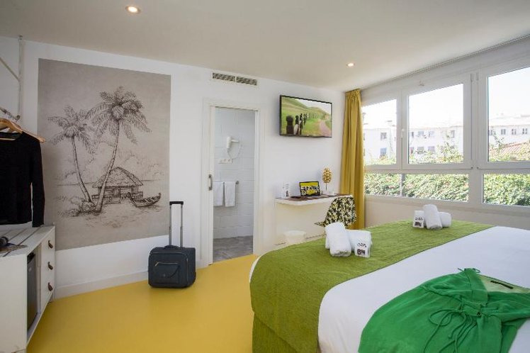 DOUBLE SINGLE USE STANDARD Room