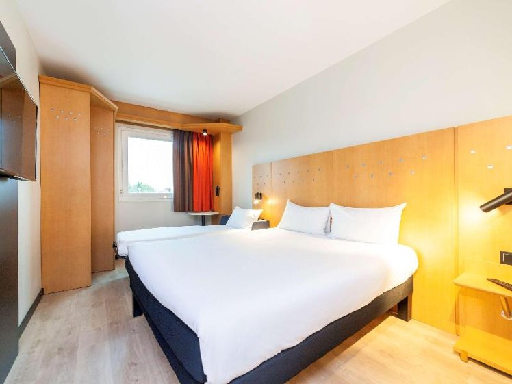 DOUBLE STANDARD Room