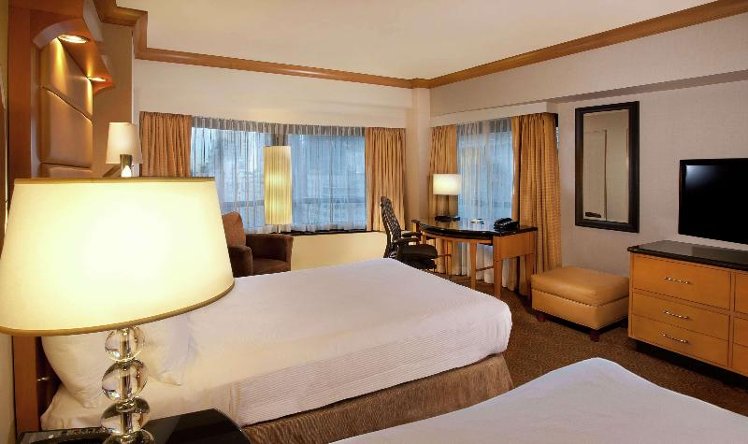 TWIN DELUXE TWO DOUBLE BEDS Room