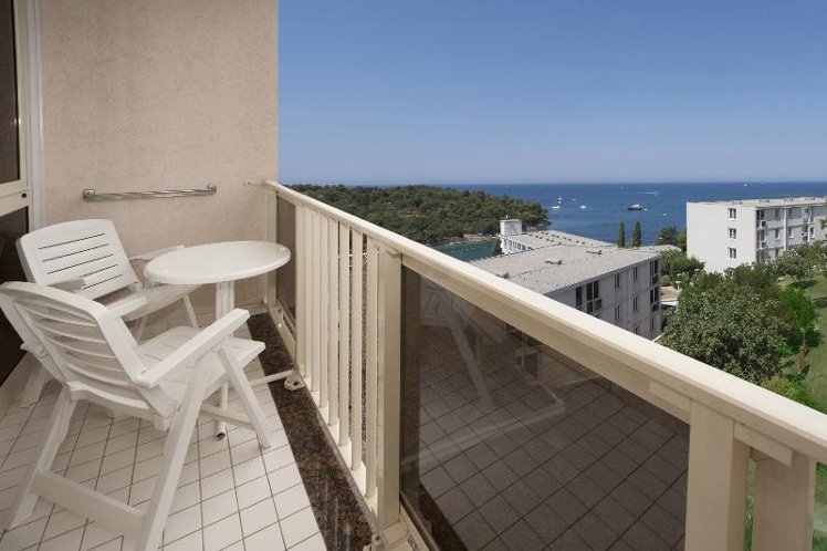 DOUBLE SIDE SEA VIEW WITH BALCONY Room