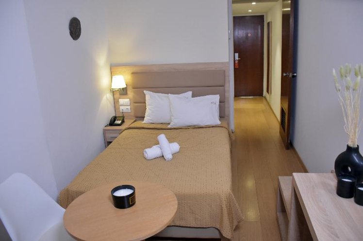 SINGLE STANDARD Room