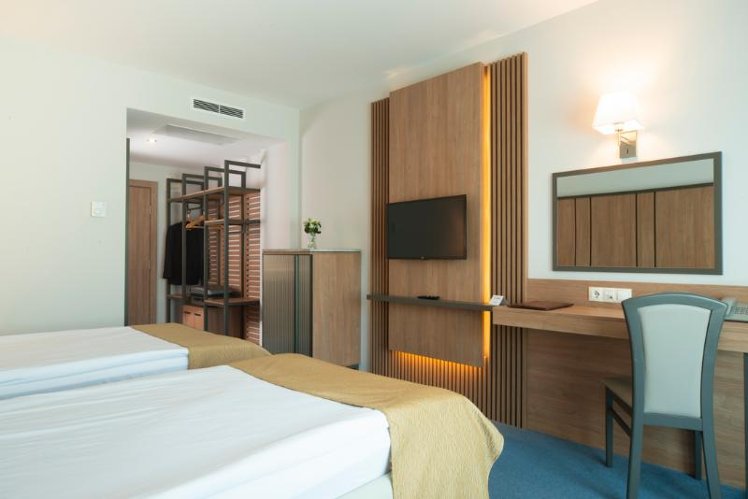 SINGLE STANDARD Room