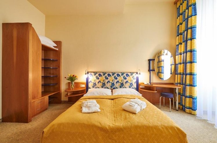 DOUBLE STANDARD Room