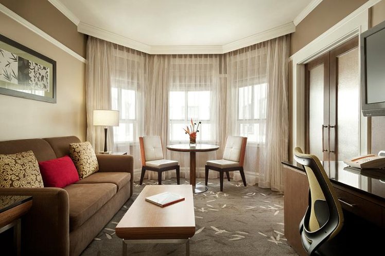 SUITE KING SIZE BED Room