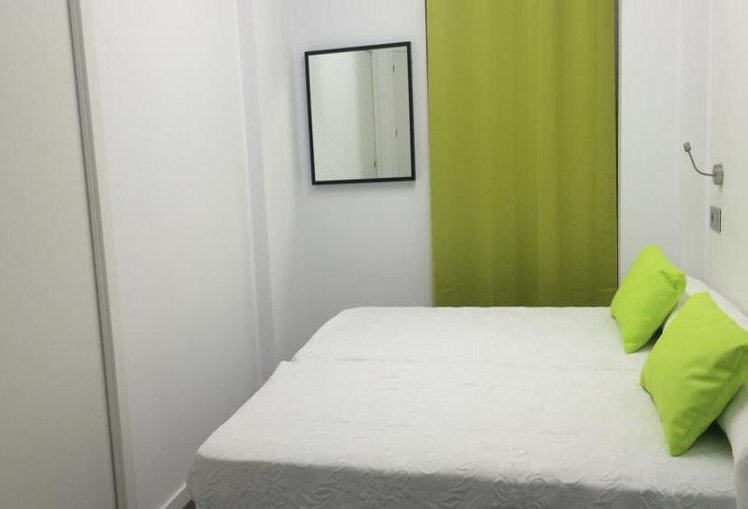 Room CAPACITY 6 ONE BEDROOM Room