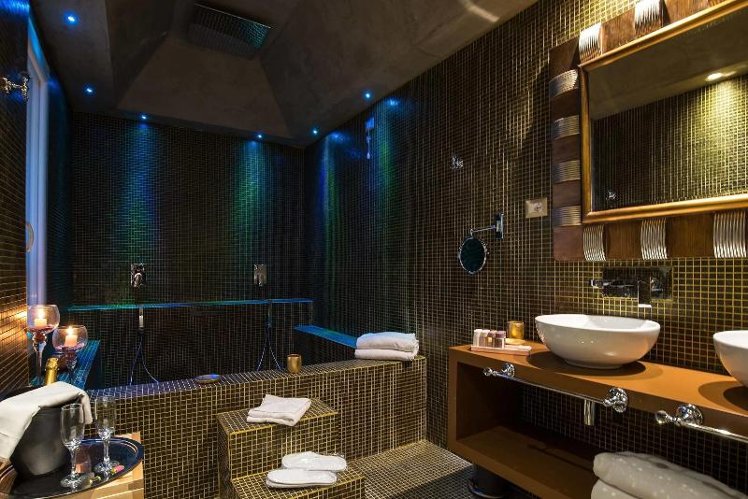 SUITE LUXURY Room