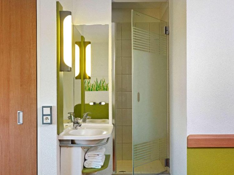 DOUBLE STANDARD Room