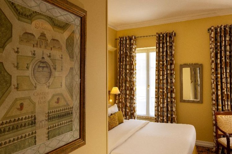 Room CONNECTING ROOM Room