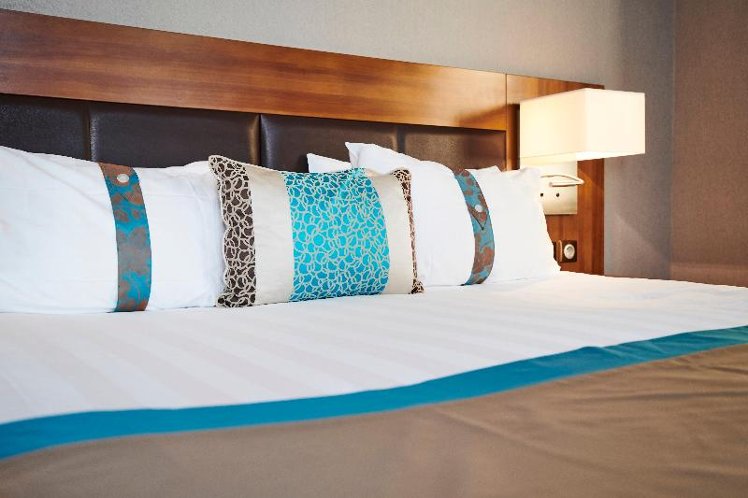 DOUBLE KING SIZE BED Room