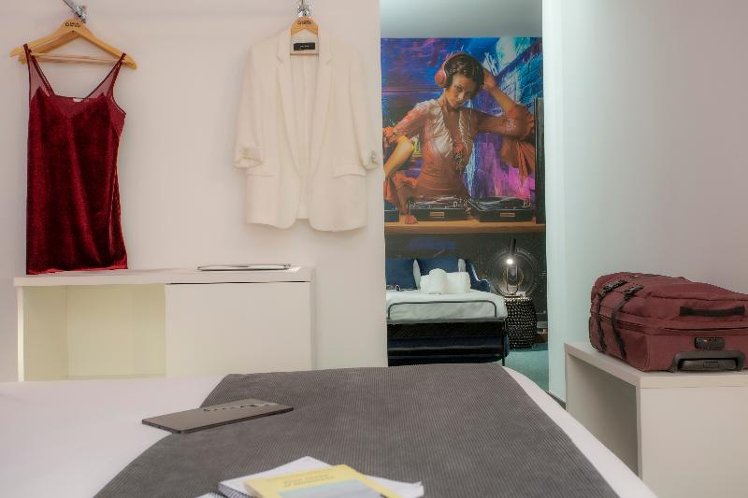 TRIPLE WITH BALCONY Room