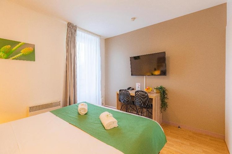 STUDIO WITH DOUBLE BED Room