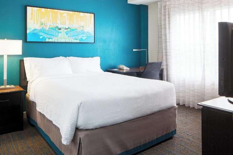 SUITE Accessible-Queen Size Bed Room