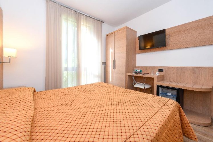 DOUBLE STANDARD Room