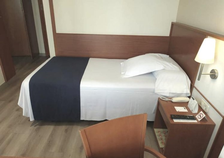 SINGLE STANDARD Room