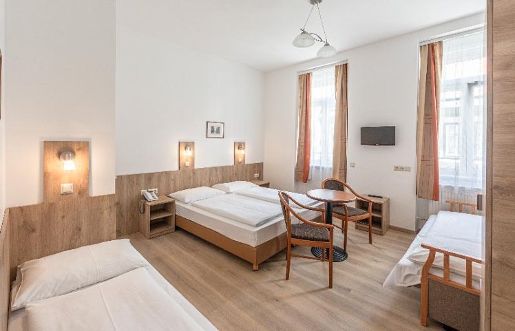 QUADRUPLE STANDARD Room
