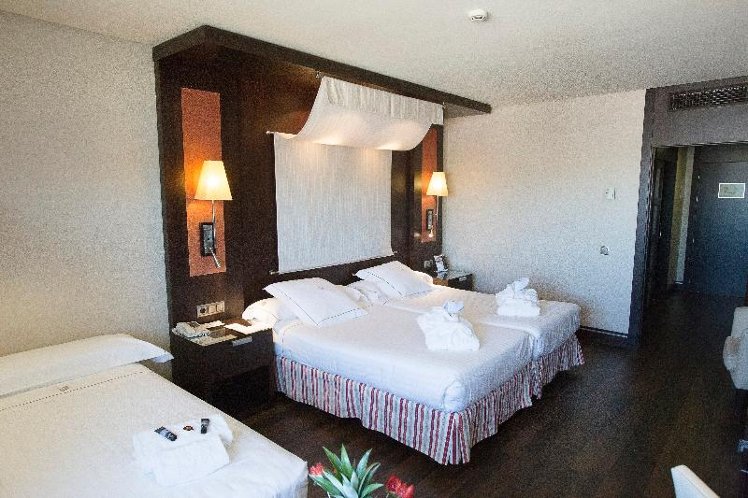 DOUBLE STANDARD Room