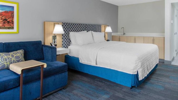 DOUBLE KING SIZE BED Room