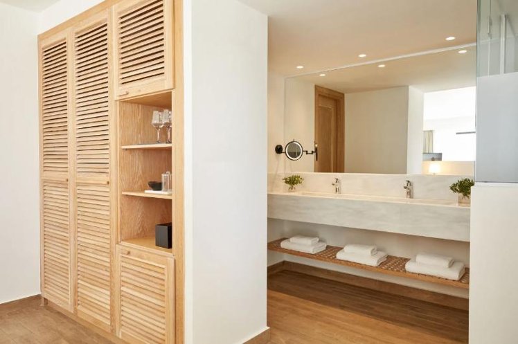 DOUBLE DELUXE Room