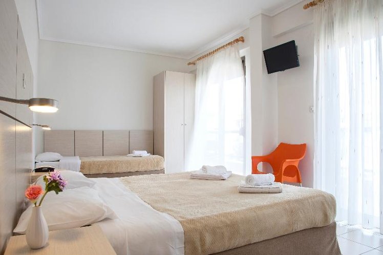 TRIPLE STANDARD Room