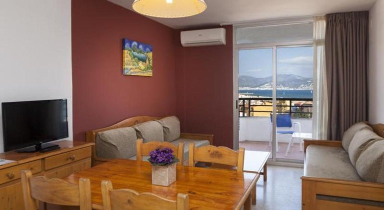 APARTMENT CAPACITY 8 Room