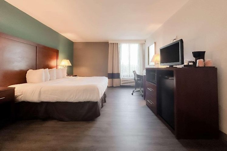 DOUBLE KING SIZE BED Room