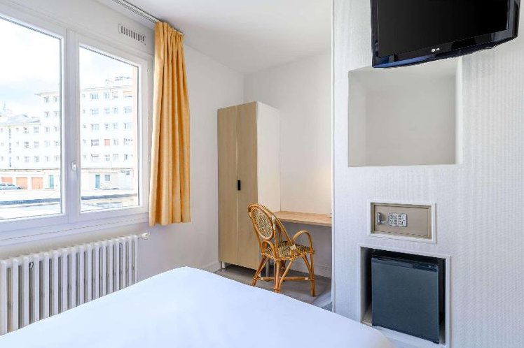 DOUBLE WITH DOUBLE BED Room