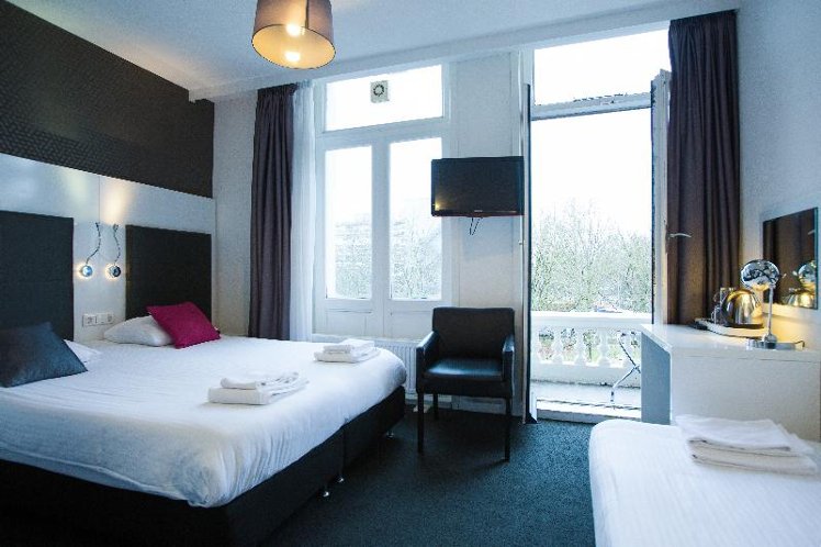 TRIPLE BASIC Room