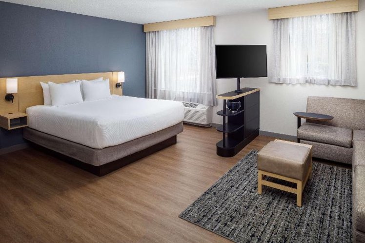 DOUBLE KING SIZE BED Room