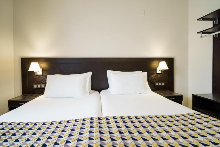 DOUBLE SINGLE USE STANDARD Room