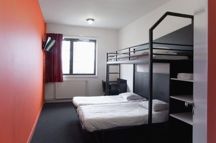 TRIPLE STANDARD Room